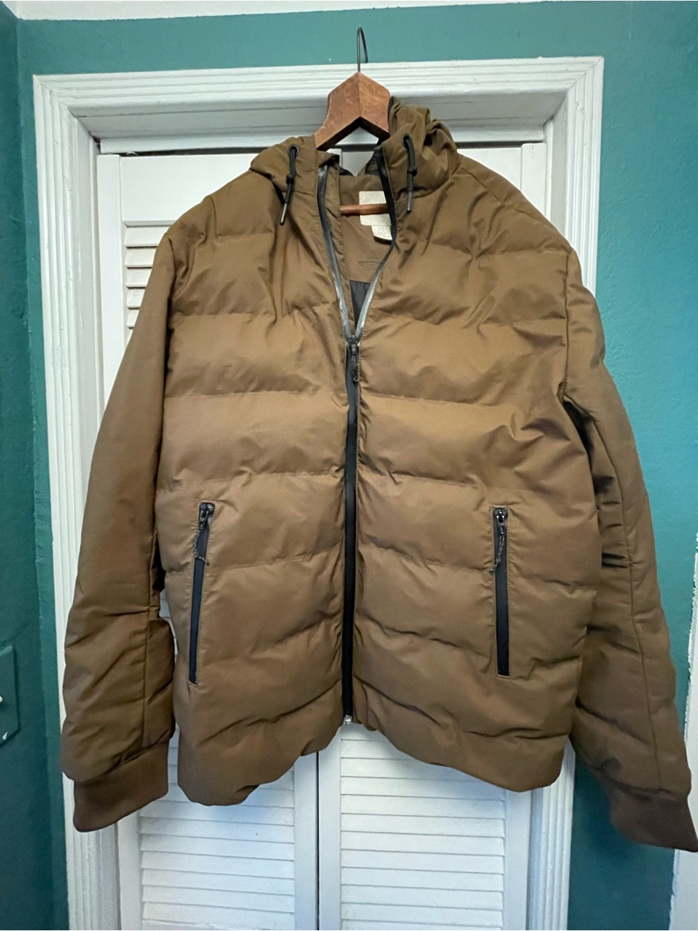 H&M Men's Hooded Puffer Jacket in Brown
